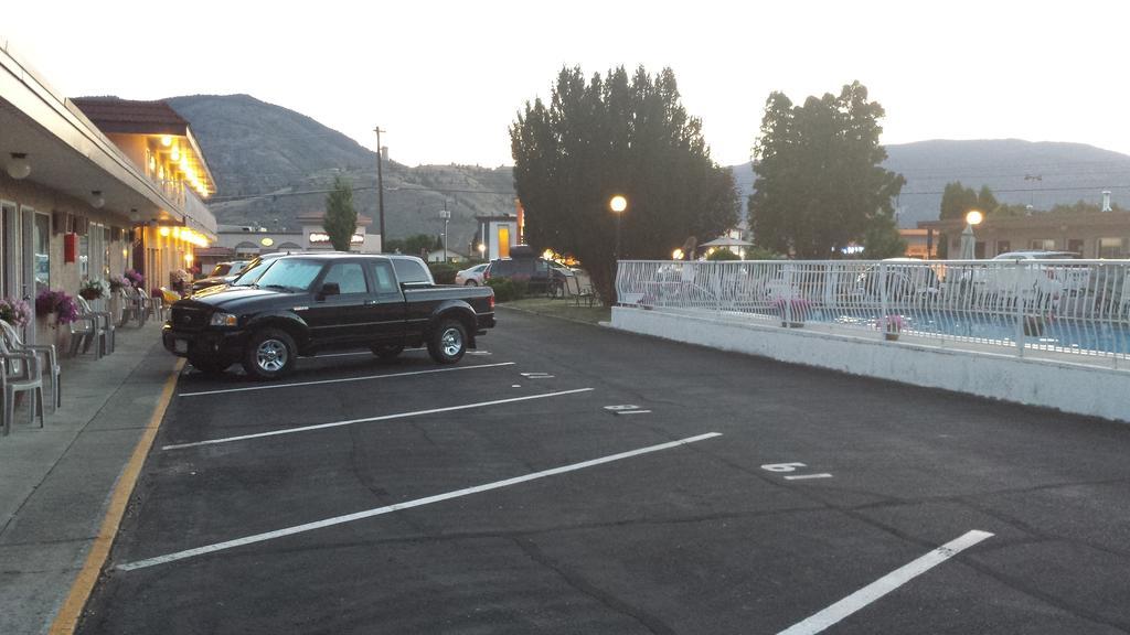 Swiss Sunset Inn Penticton Kültér fotó