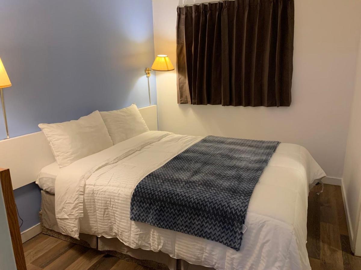 Swiss Sunset Inn Penticton Kültér fotó