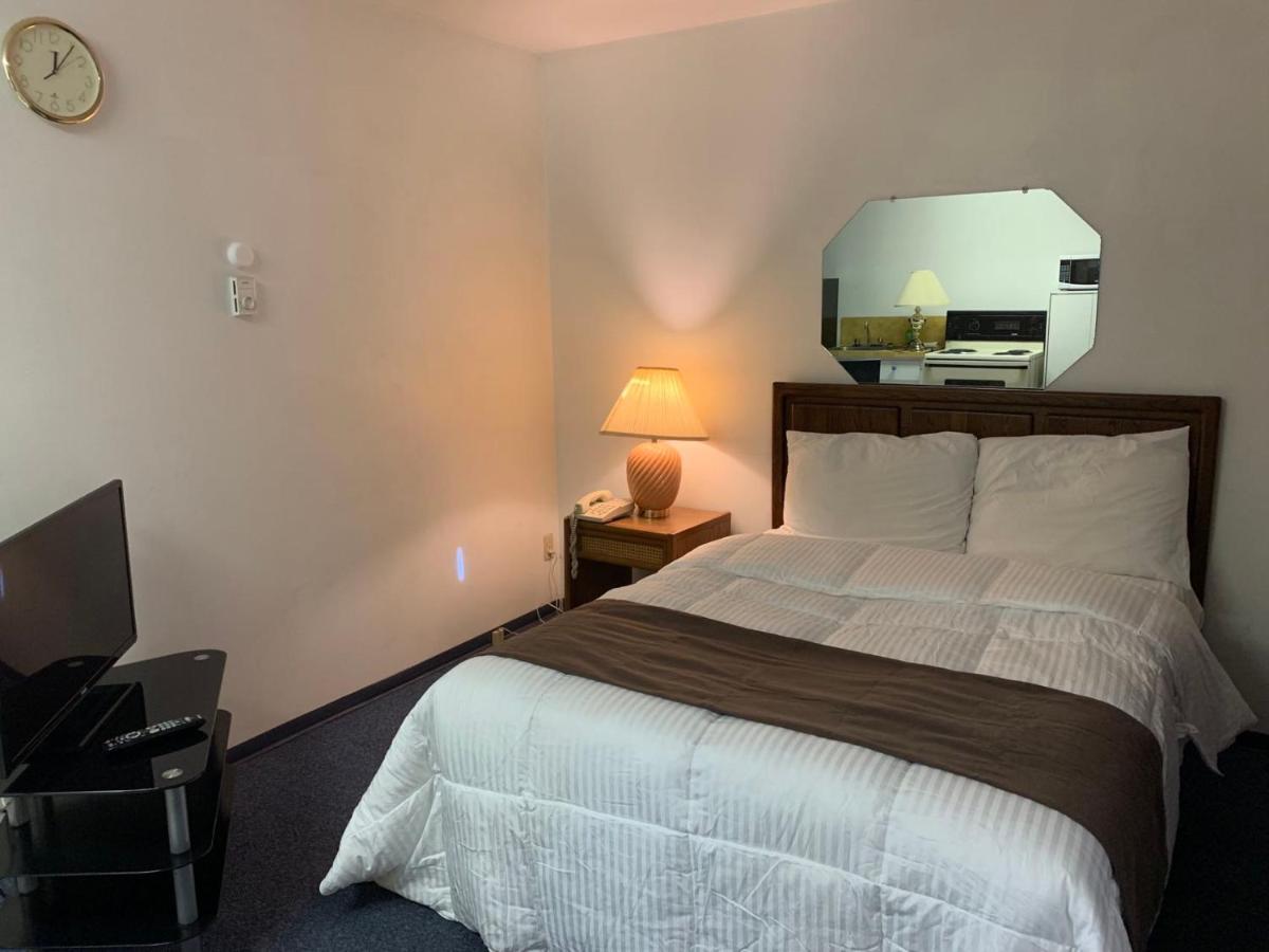 Swiss Sunset Inn Penticton Kültér fotó