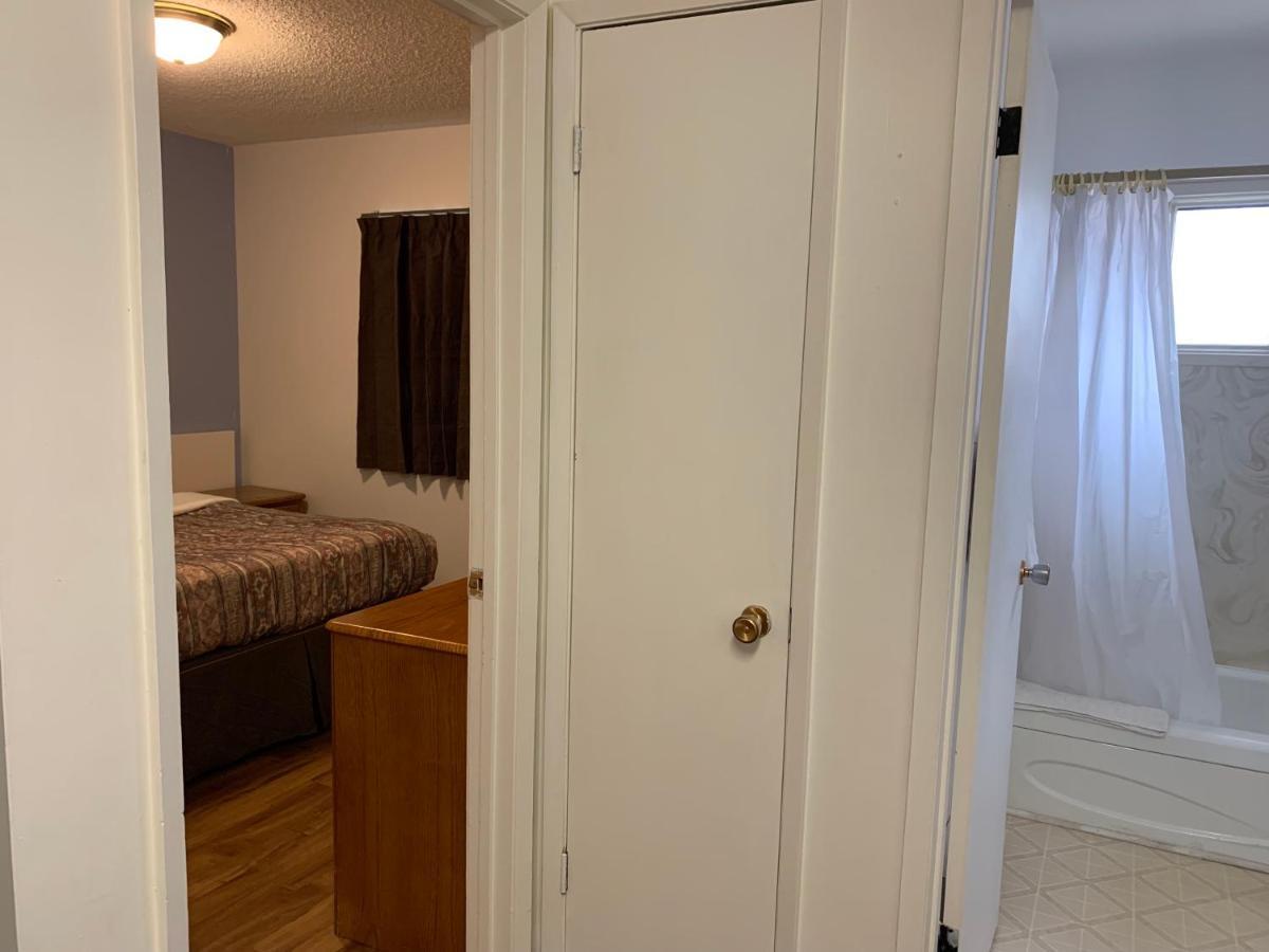 Swiss Sunset Inn Penticton Kültér fotó