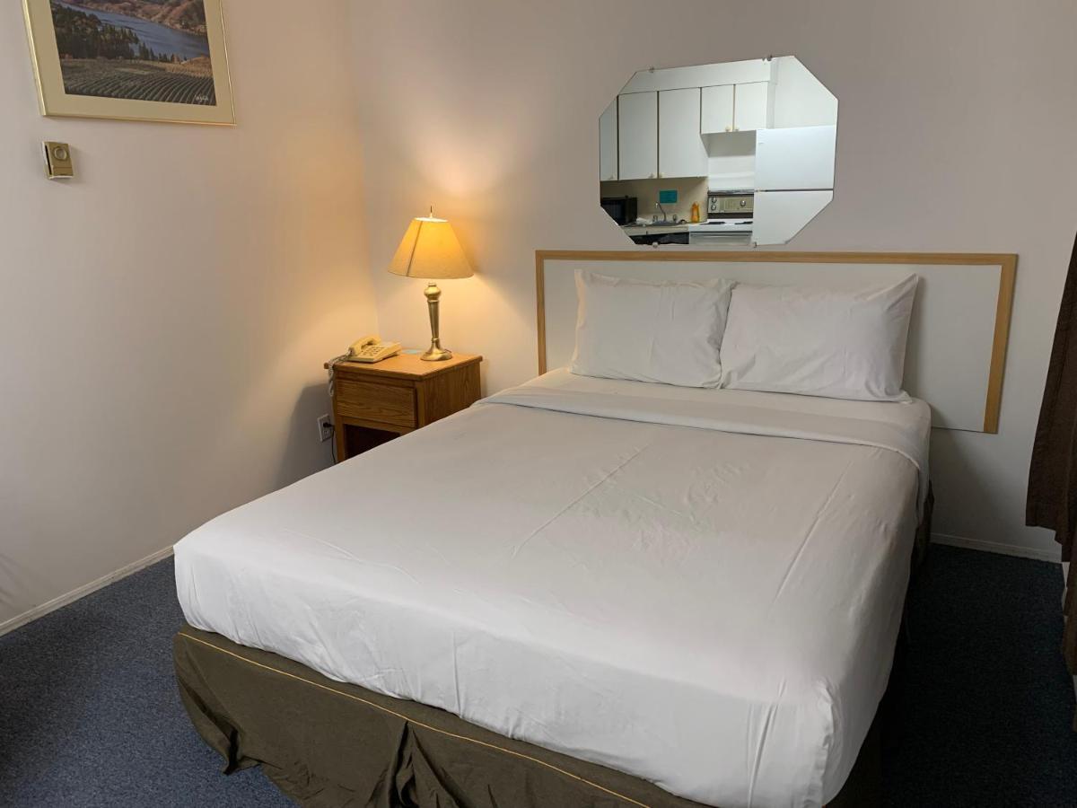 Swiss Sunset Inn Penticton Kültér fotó